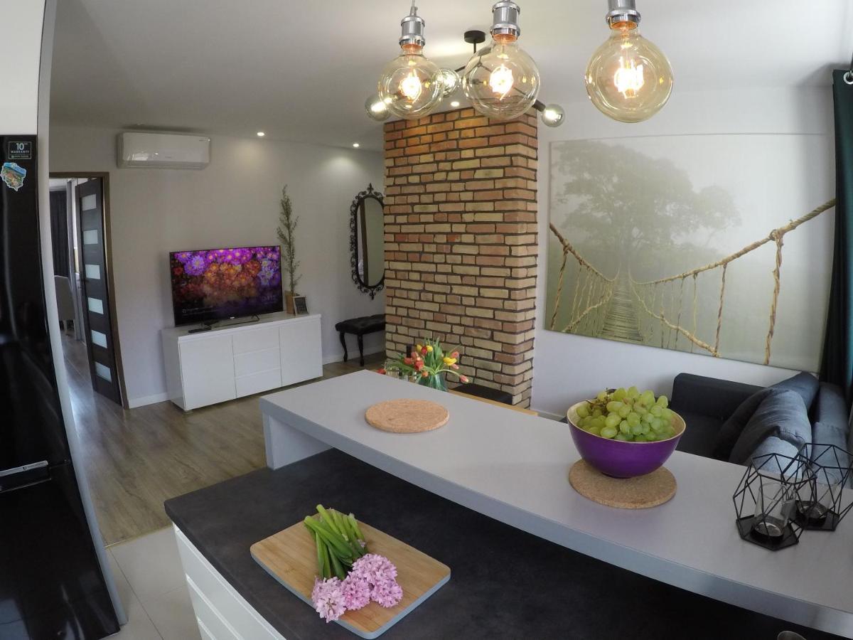 Appartement Apartament Bieszczady à Ustrzyki Dolne Extérieur photo