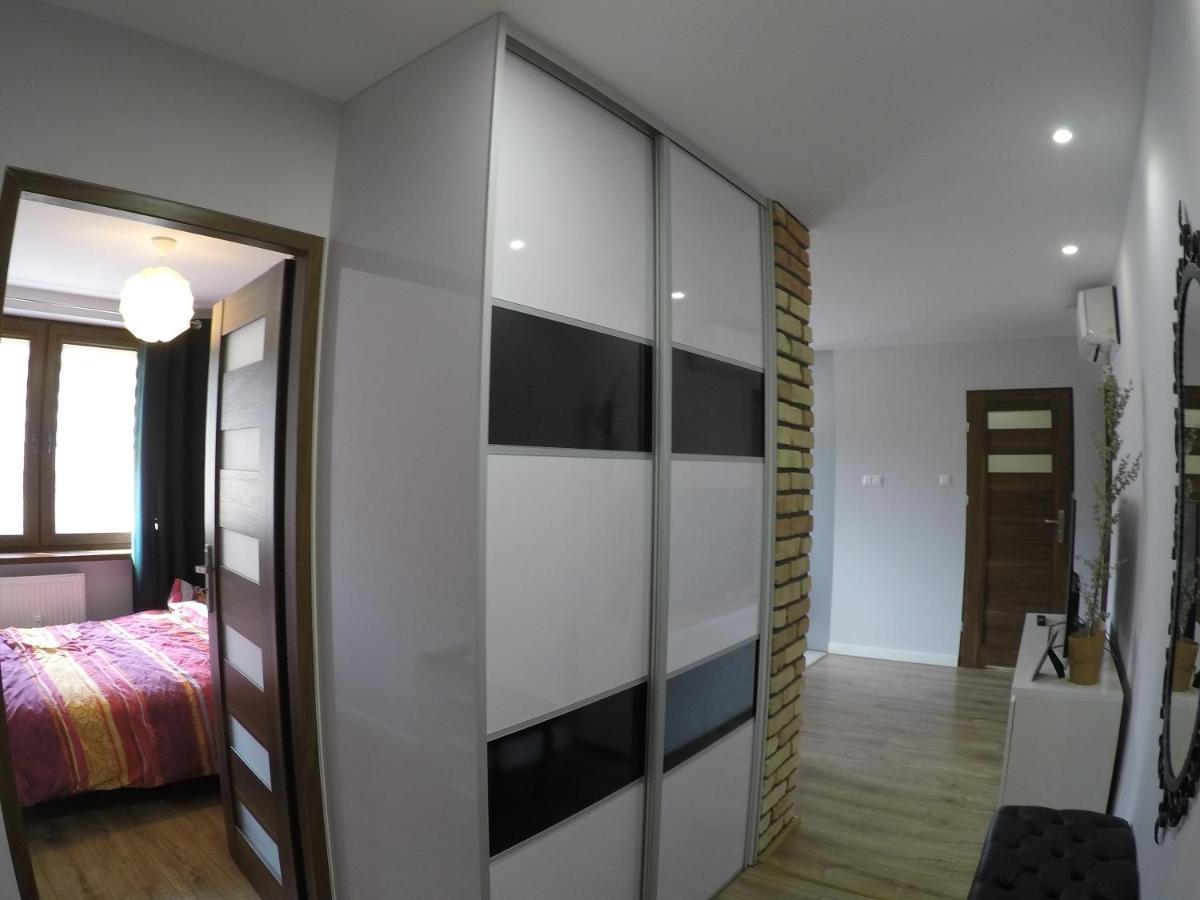 Appartement Apartament Bieszczady à Ustrzyki Dolne Extérieur photo